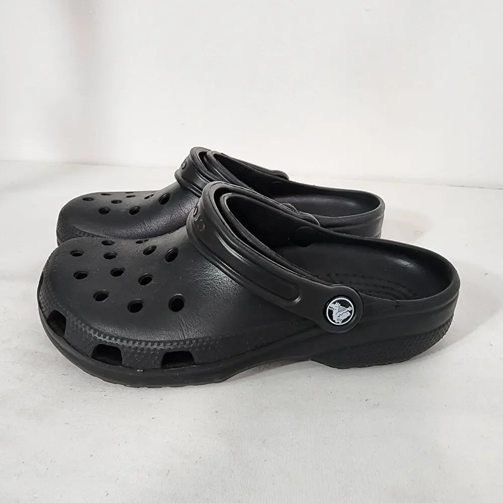 Crocs Classic Clog Unisex Slip On Lightweight Water Friendly Sandal M 6 W 8 Blac